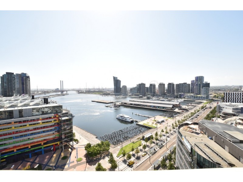 2009/100 Harbour Esplanade, Docklands VIC 3008