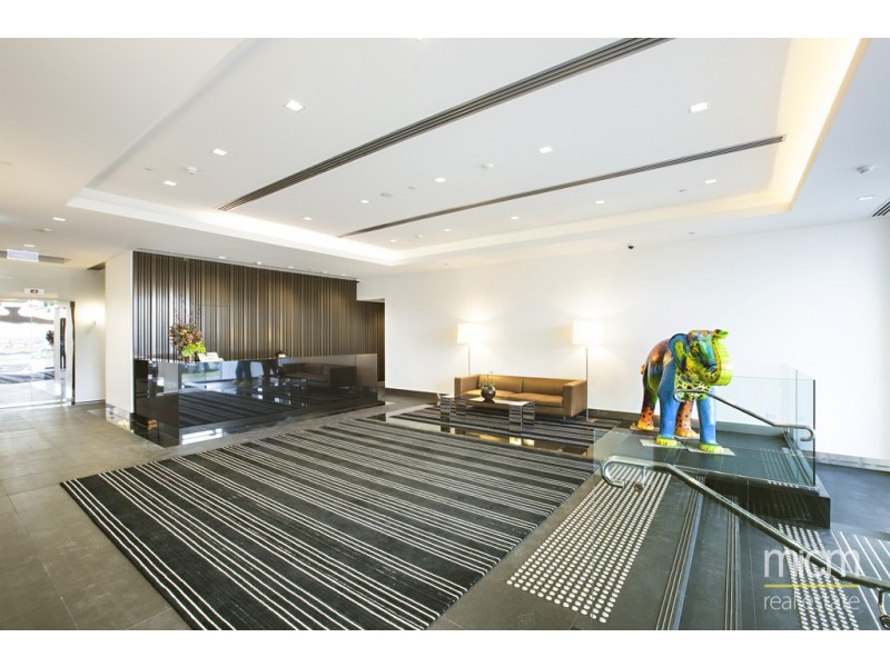 REF 011801/118 Kavanagh Street, Southbank VIC 3006