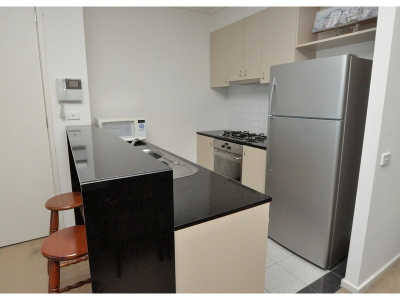 165/83 Whiteman Street, Southbank VIC 3006