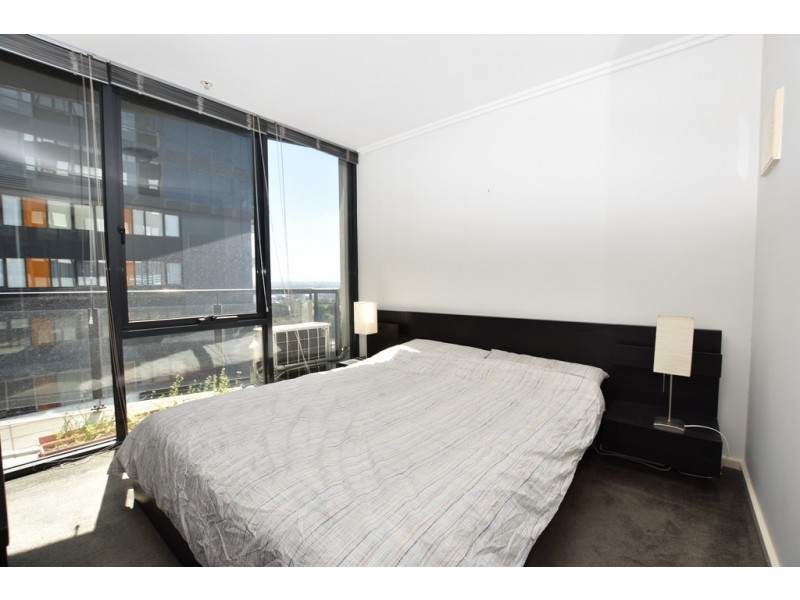 REF 011941/22 Kavanagh Street, Southbank VIC 3006