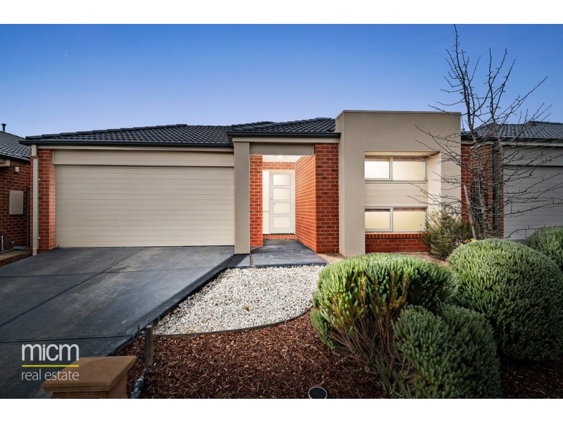 15 Warunda Parade, Point Cook VIC 3030