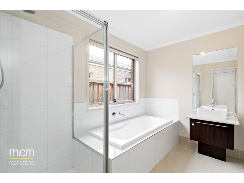 15 Warunda Parade, Point Cook VIC 3030