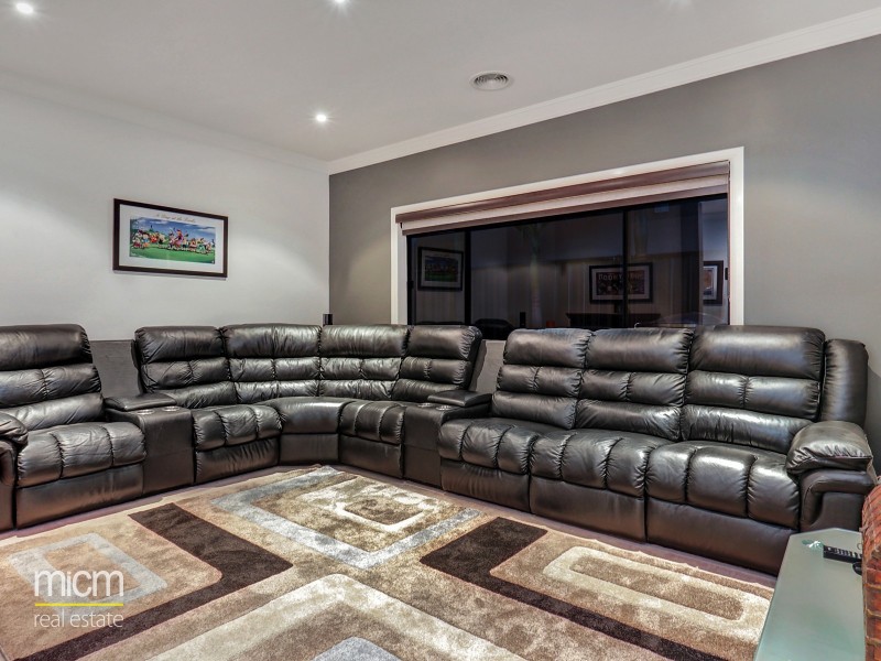 6 Bell Crescent, Point Cook VIC 3030