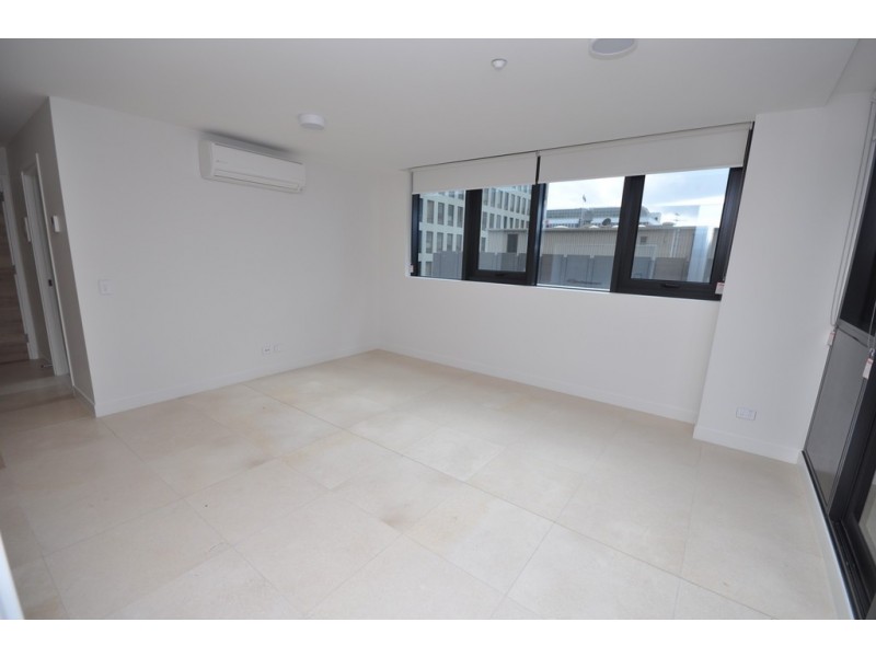 810/12 Queens Road, Melbourne VIC 3004