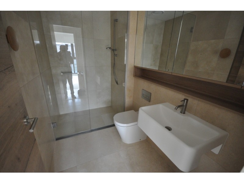 810/12 Queens Road, Melbourne VIC 3004