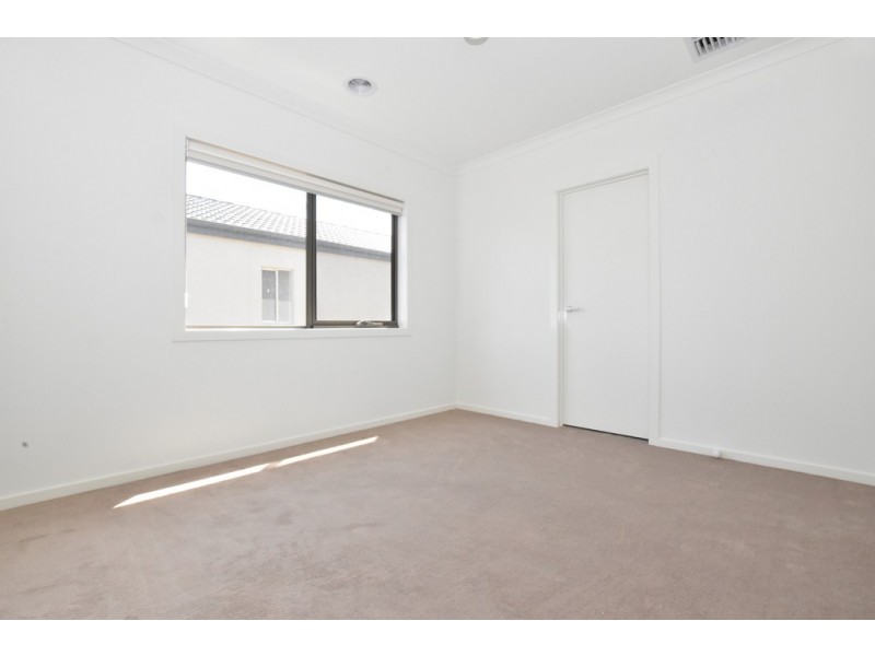 66 Dingo Street, Point Cook VIC 3030