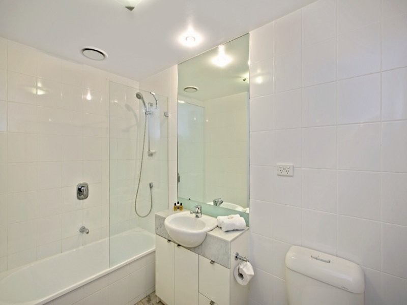 REF 012488/183 City Road, Southbank VIC 3006