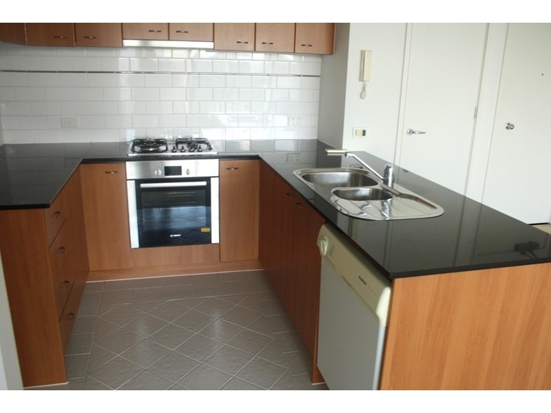 REF 012903/38 Bank Street, South Melbourne VIC 3205