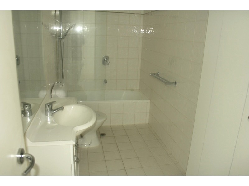 REF 012903/38 Bank Street, South Melbourne VIC 3205