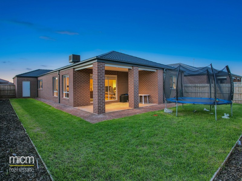 11 Broome Road, Point Cook VIC 3030