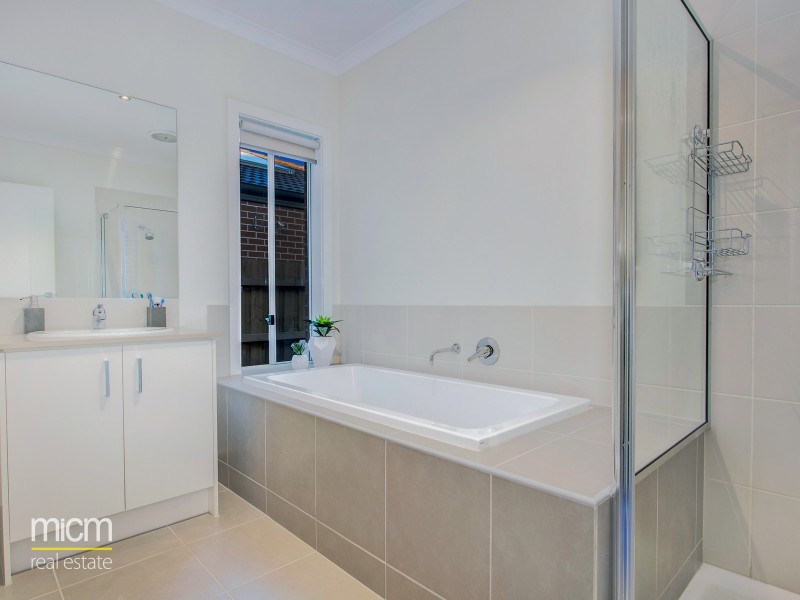 11 Broome Road, Point Cook VIC 3030