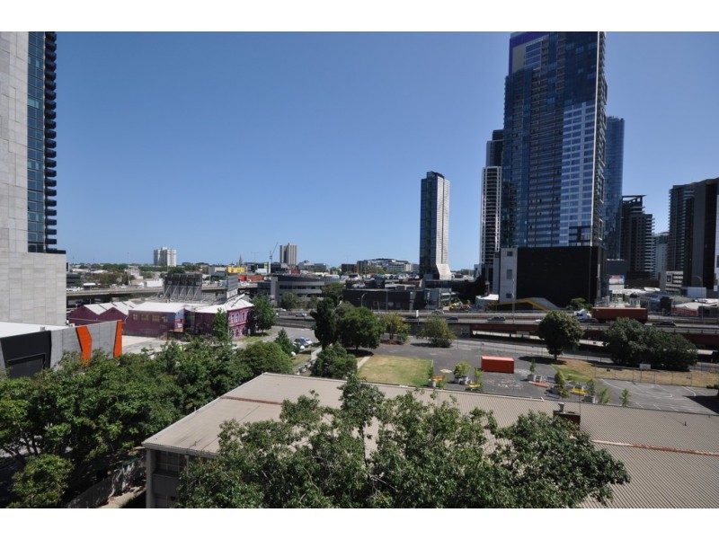 REF 013009/118 Kavanagh Street, Southbank VIC 3006