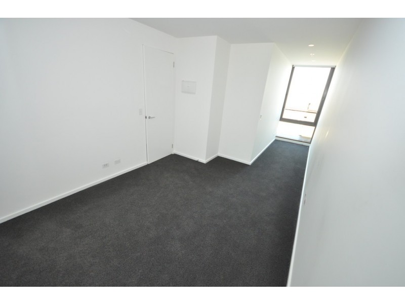 REF 013002/118 Kavanagh Street, Southbank VIC 3006