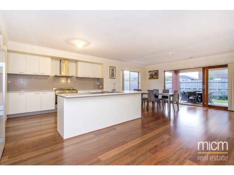 18 Umbrella Way, Point Cook VIC 3030