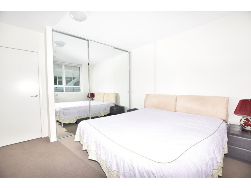 813/55 Merchant Street, Docklands VIC 3008