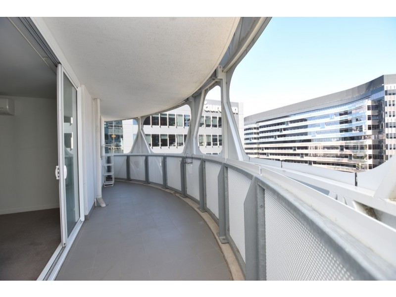813/55 Merchant Street, Docklands VIC 3008