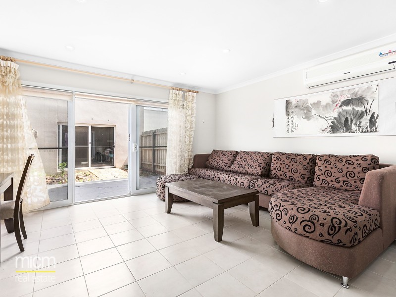 12 Whitetop Drive, Point Cook VIC 3030