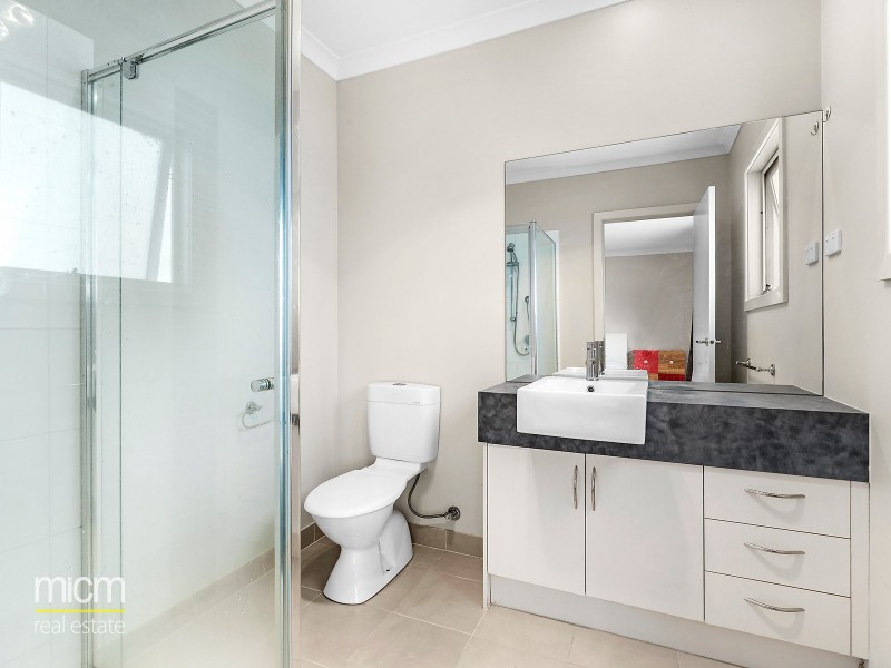 12 Whitetop Drive, Point Cook VIC 3030