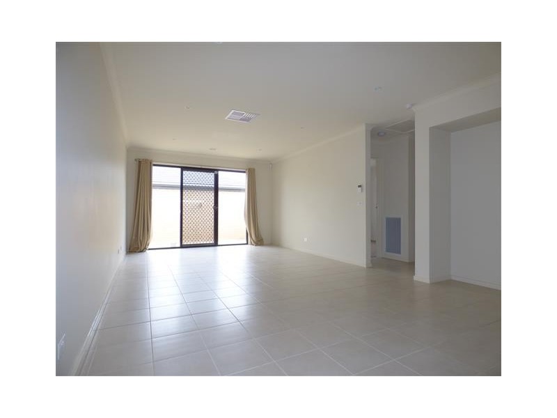 3 Peppermint Walk, Melton VIC 3337