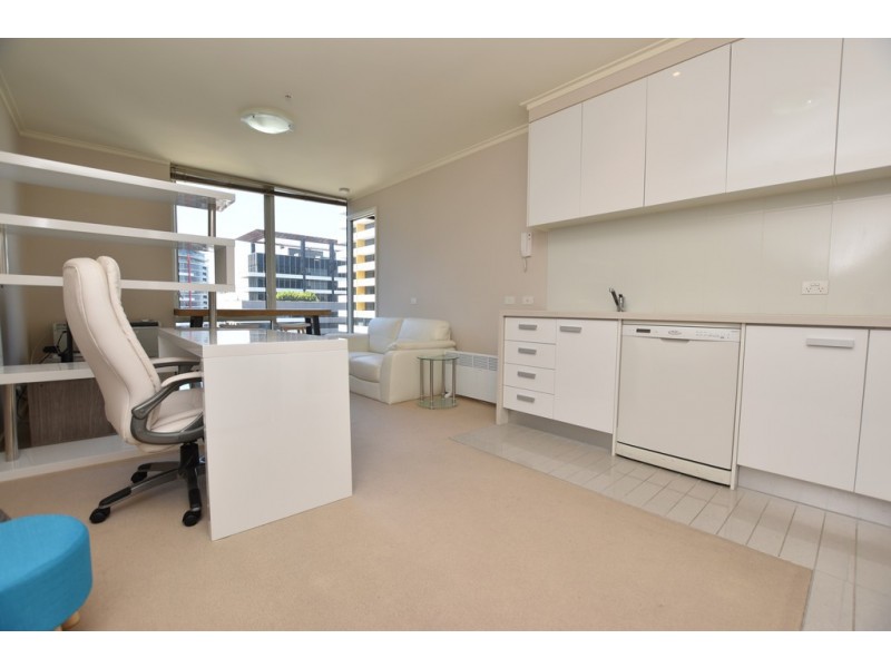REF 020607/63 Whiteman Street, Southbank VIC 3006