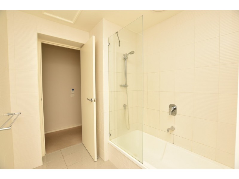 REF 020607A/63 Whiteman Street, Southbank VIC 3006