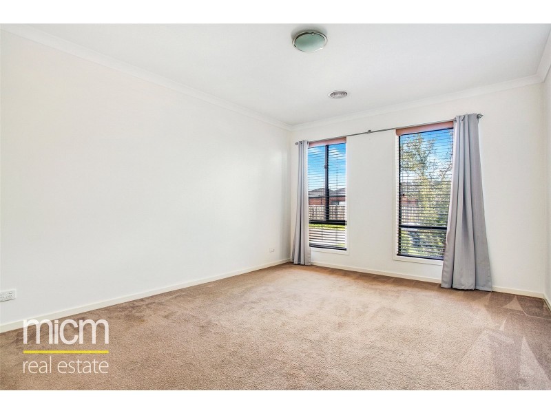 3 Casino Parade, Point Cook VIC 3030