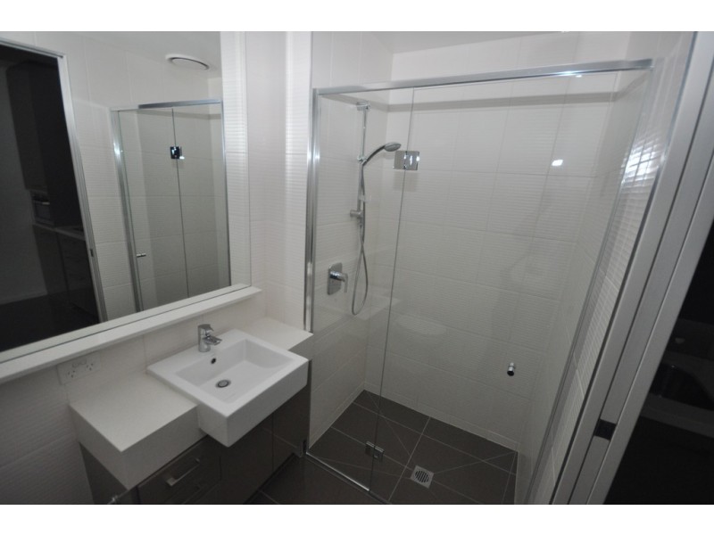 REF 020807/118 Kavanagh Street, Southbank VIC 3006