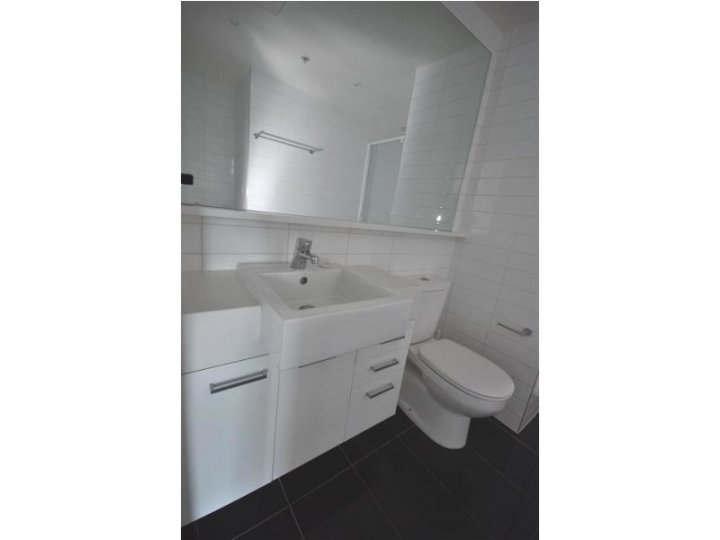 REF 020802/241 City Road, Southbank VIC 3006