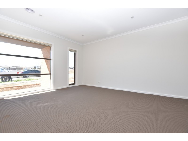 47 Noorat Place, Cranbourne North VIC 3977