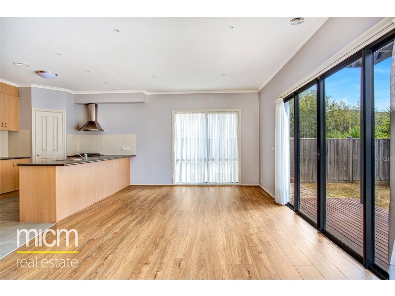 23 Lowess Lane, Sanctuary Lakes VIC 3030