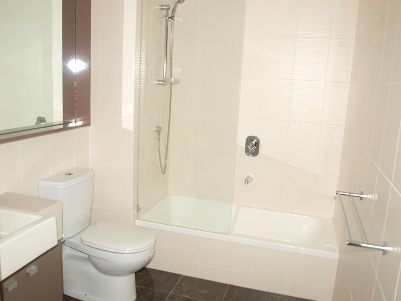 REF 021403/180 City Road, Southbank VIC 3006