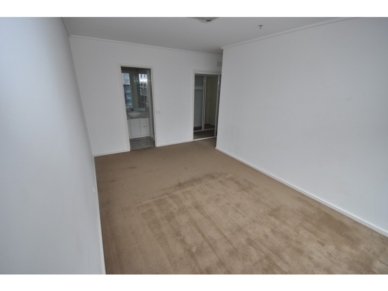 REF 021518/173 City Road, Southbank VIC 3006