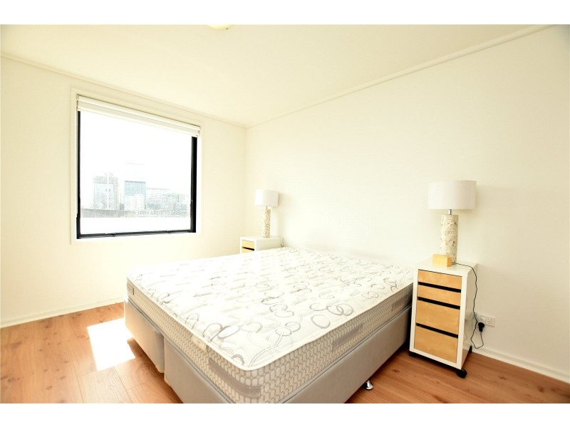 REF 210209/99 Whiteman Street, Southbank VIC 3006