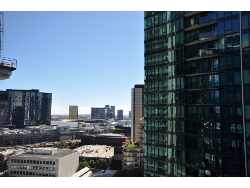 REF 022201/163 City Road, Southbank VIC 3006