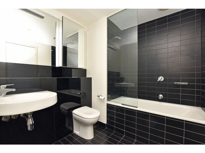 1506/620 Collins Street, Melbourne VIC 3000