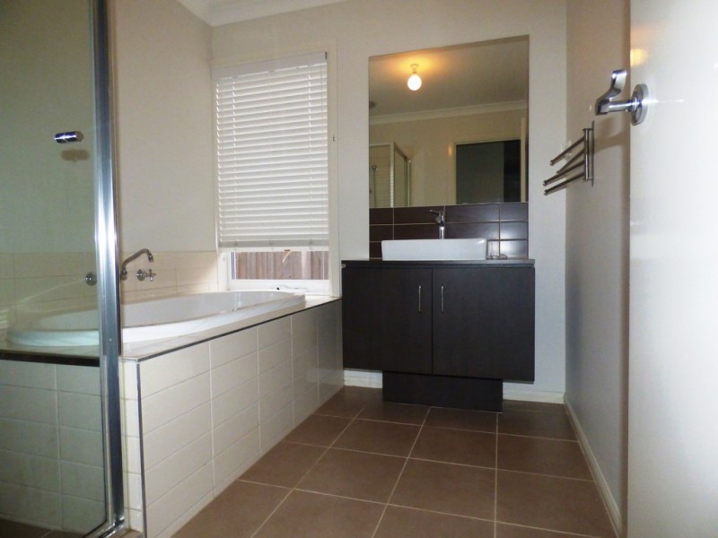 66 Urban Drive, Williams Landing VIC 3027