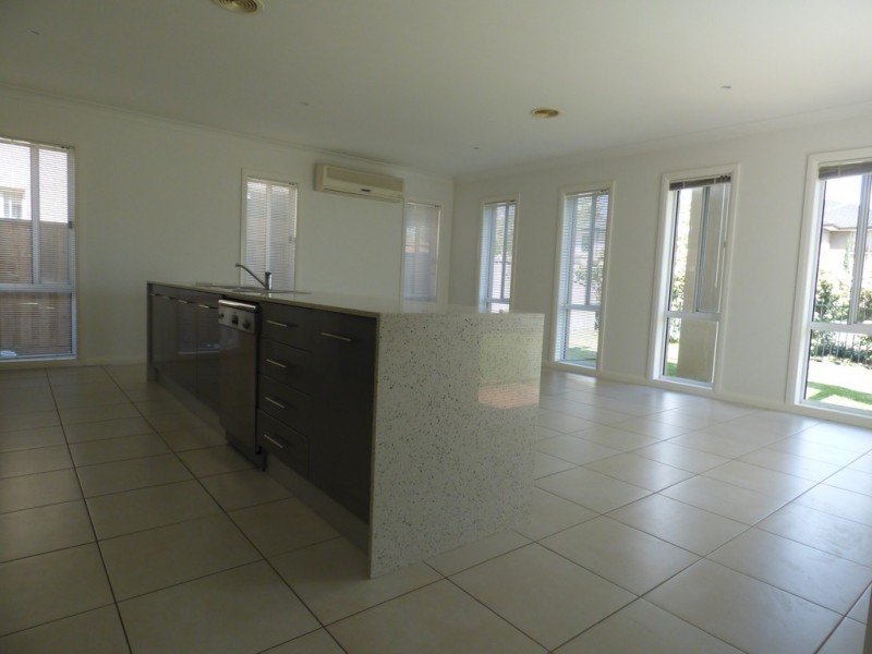 59 Vaucluse Boulevard, Sanctuary Lakes VIC 3030