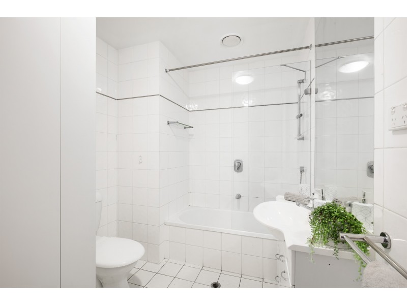 REF 022795/63 Dorcas Street, South Melbourne VIC 3205