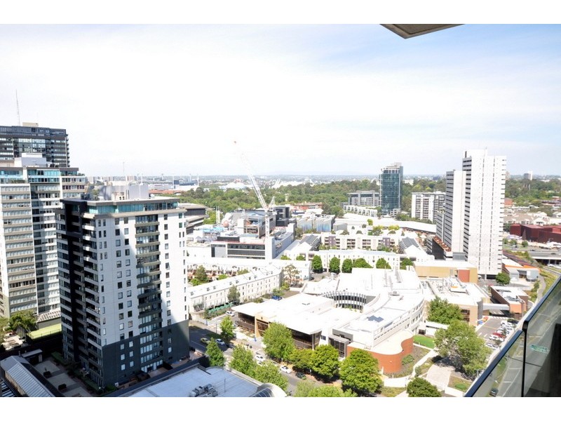 REF 020301/163 City Road, Southbank VIC 3006