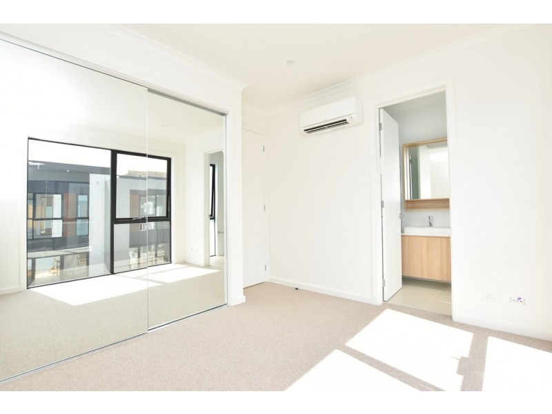 18 Kitchen Street, Port Melbourne VIC 3207