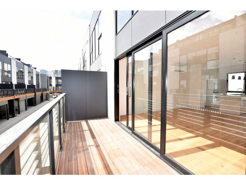 18 Kitchen Street, Port Melbourne VIC 3207