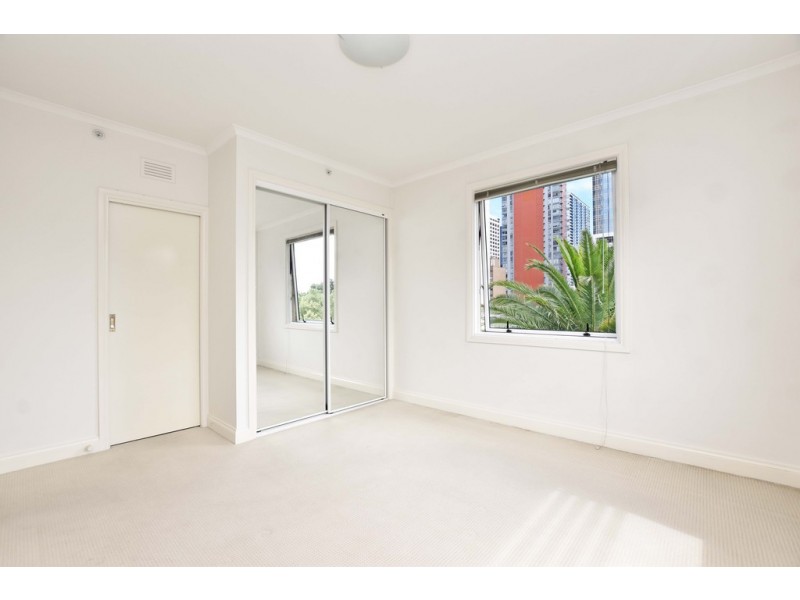 REF 030538/33 La Trobe Street, Melbourne VIC 3000