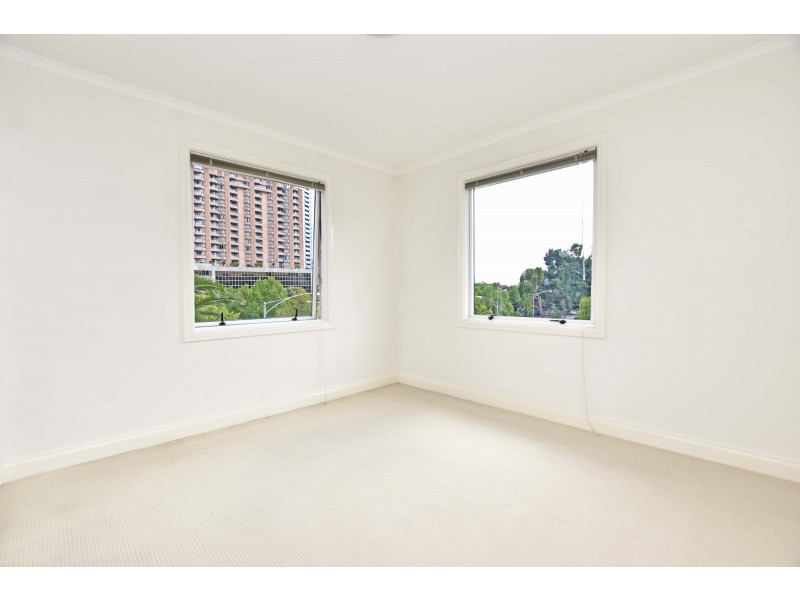 REF 030538/33 La Trobe Street, Melbourne VIC 3000