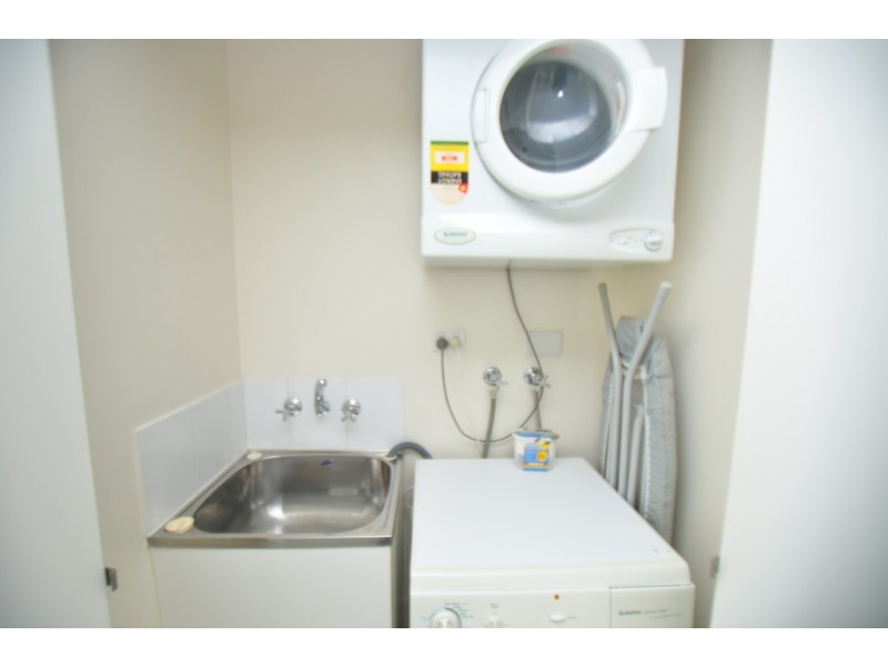 REF 030517/100 Kavanagh Street, Southbank VIC 3006