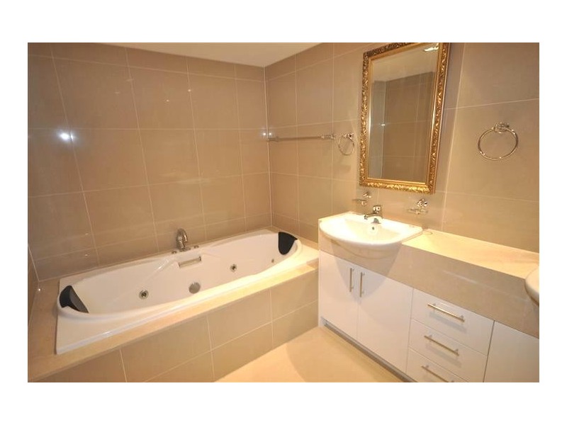 4201/100 Harbour Esplanade, Docklands VIC 3008