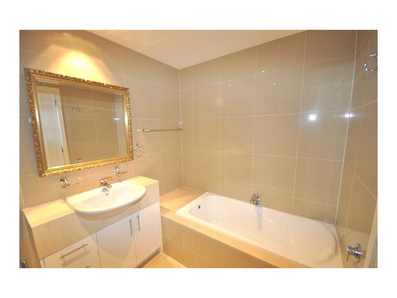 4201/100 Harbour Esplanade, Docklands VIC 3008