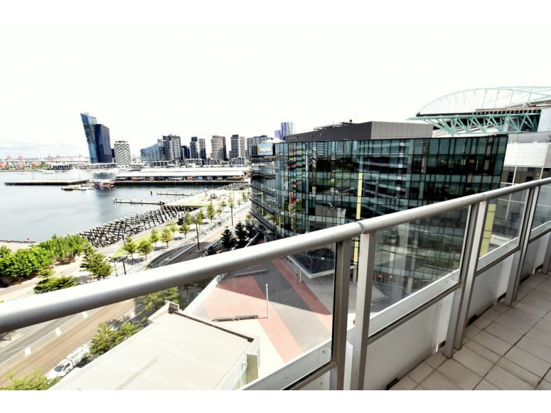 1109/100 Harbour Esplanade, Docklands VIC 3008