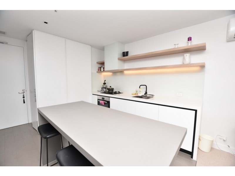 1709/677 La Trobe Street, Docklands VIC 3008