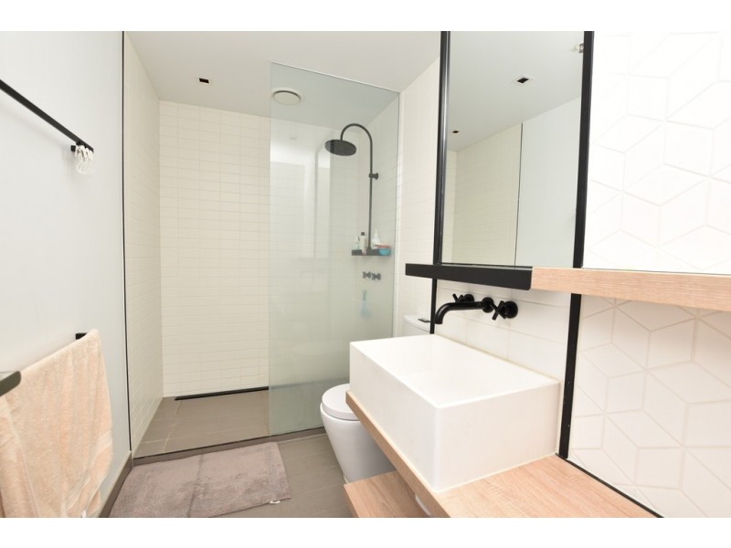 1709/677 La Trobe Street, Docklands VIC 3008