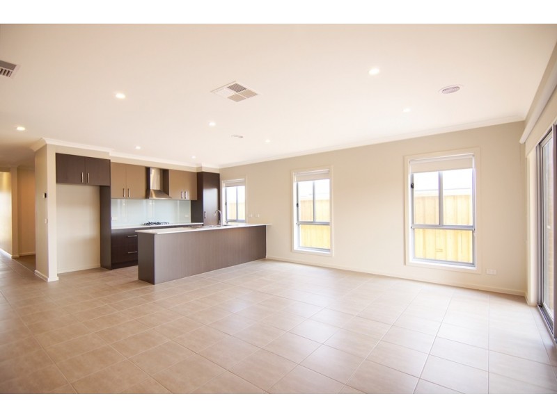 22 Fairhall Avenue, Werribee VIC 3030